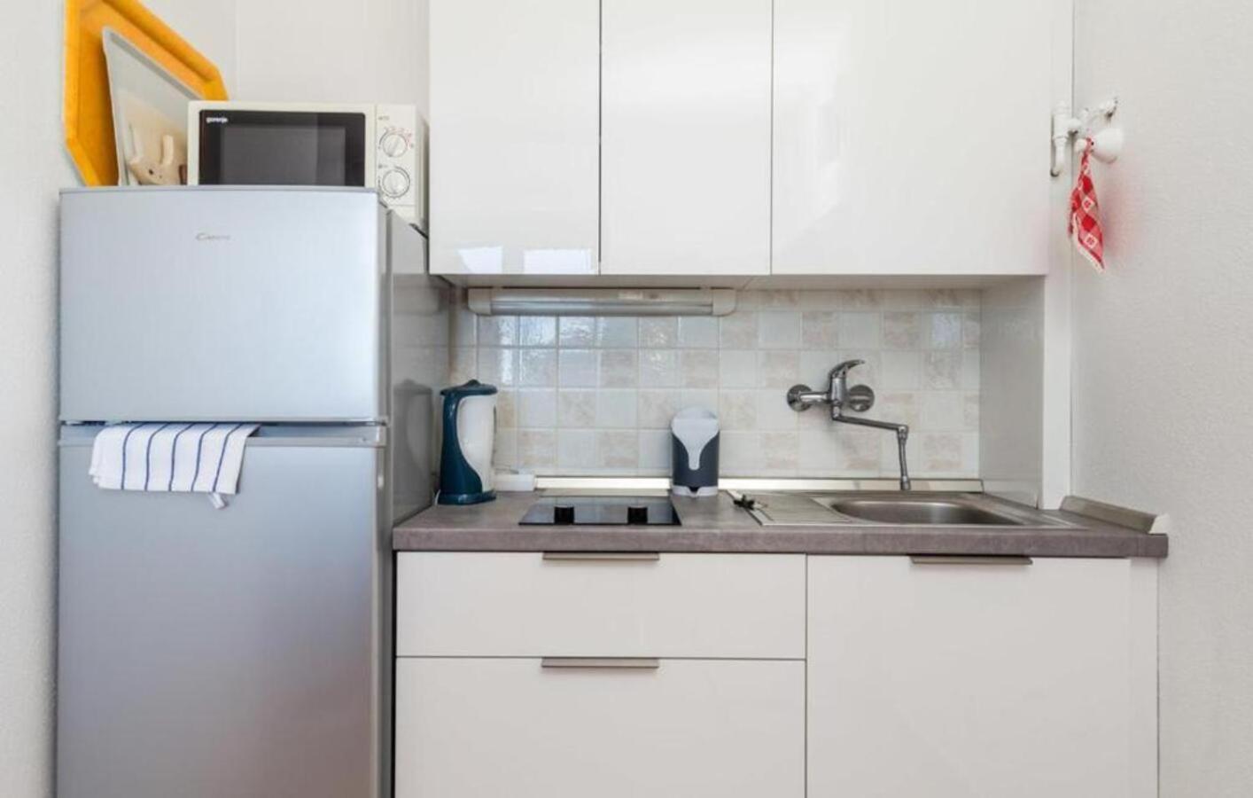 Apartments Dorijan With Pool Матулі Екстер'єр фото