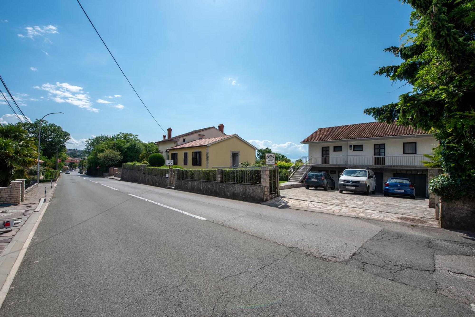 Apartments Dorijan With Pool Матулі Екстер'єр фото