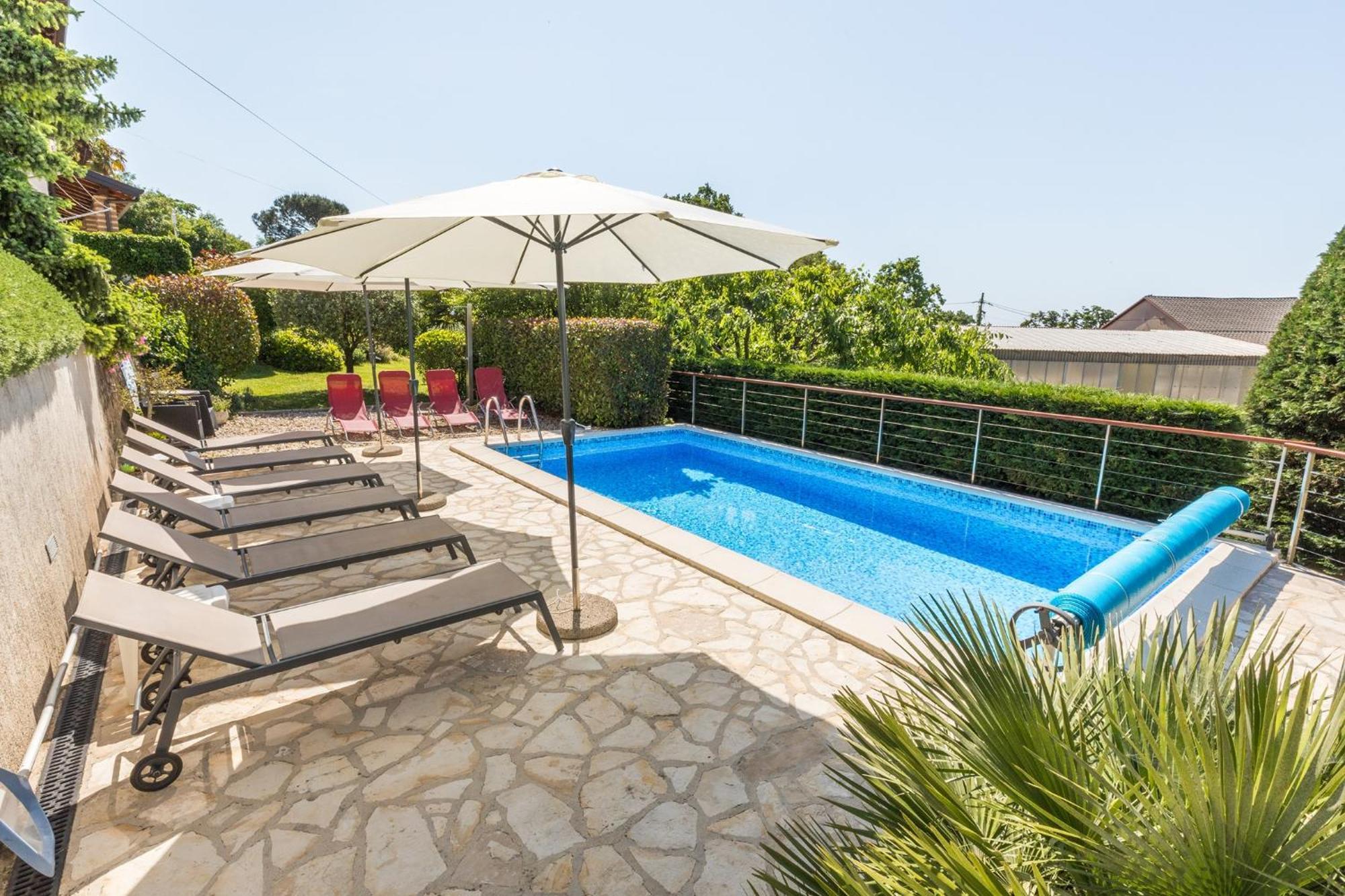 Apartments Dorijan With Pool Матулі Екстер'єр фото