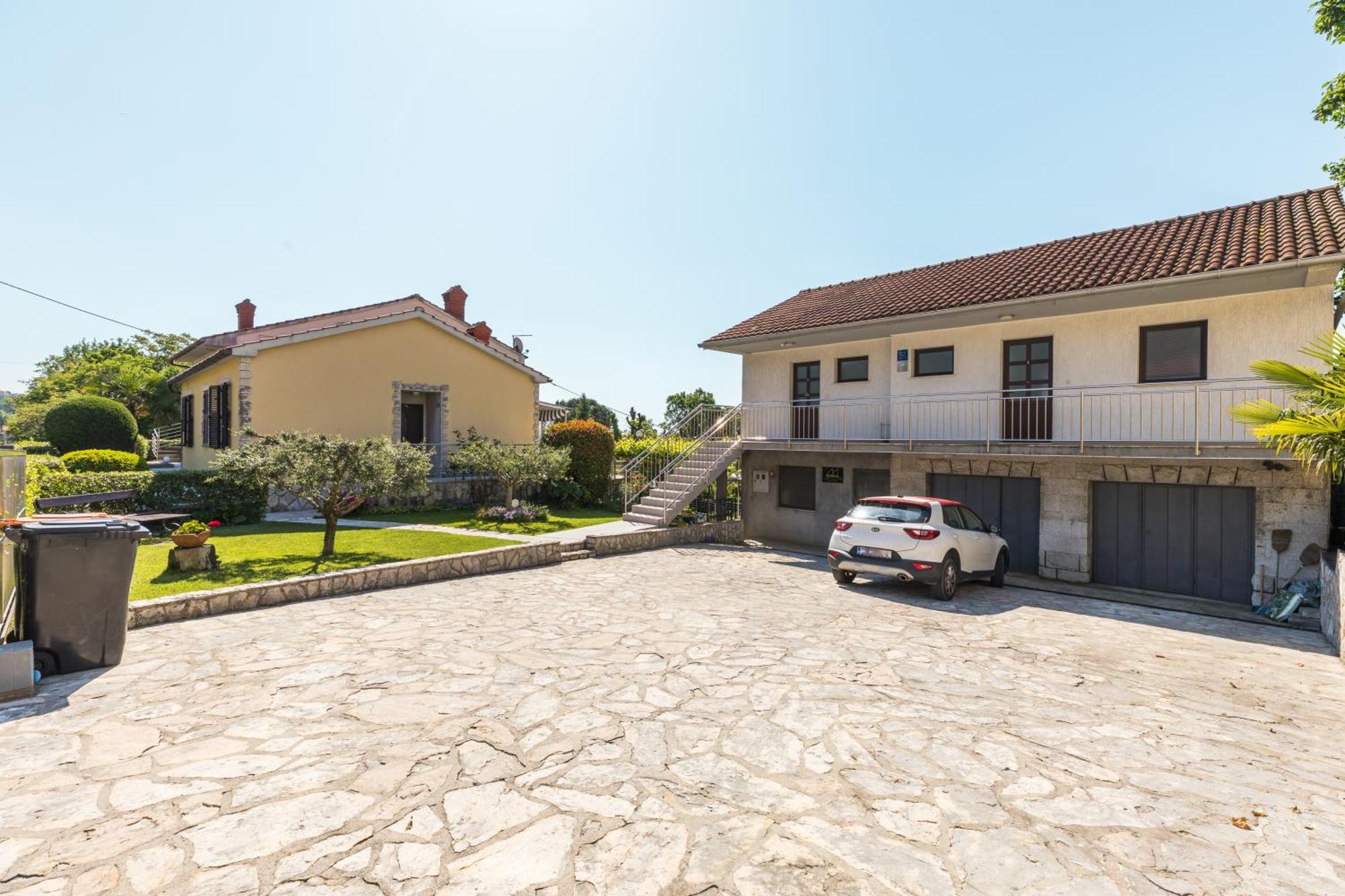 Apartments Dorijan With Pool Матулі Екстер'єр фото