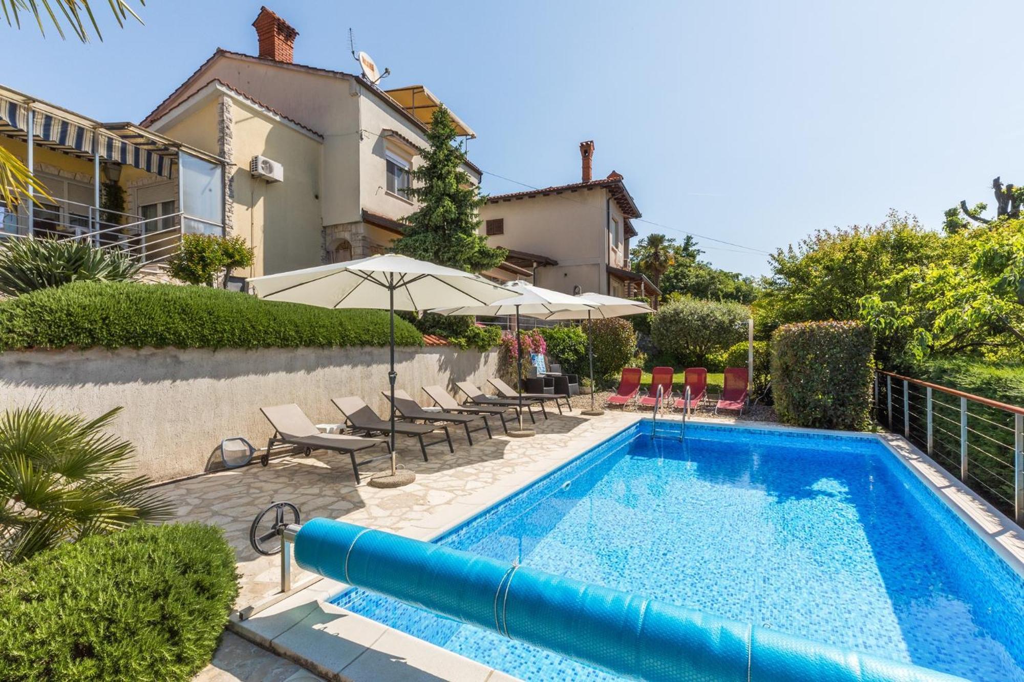 Apartments Dorijan With Pool Матулі Екстер'єр фото