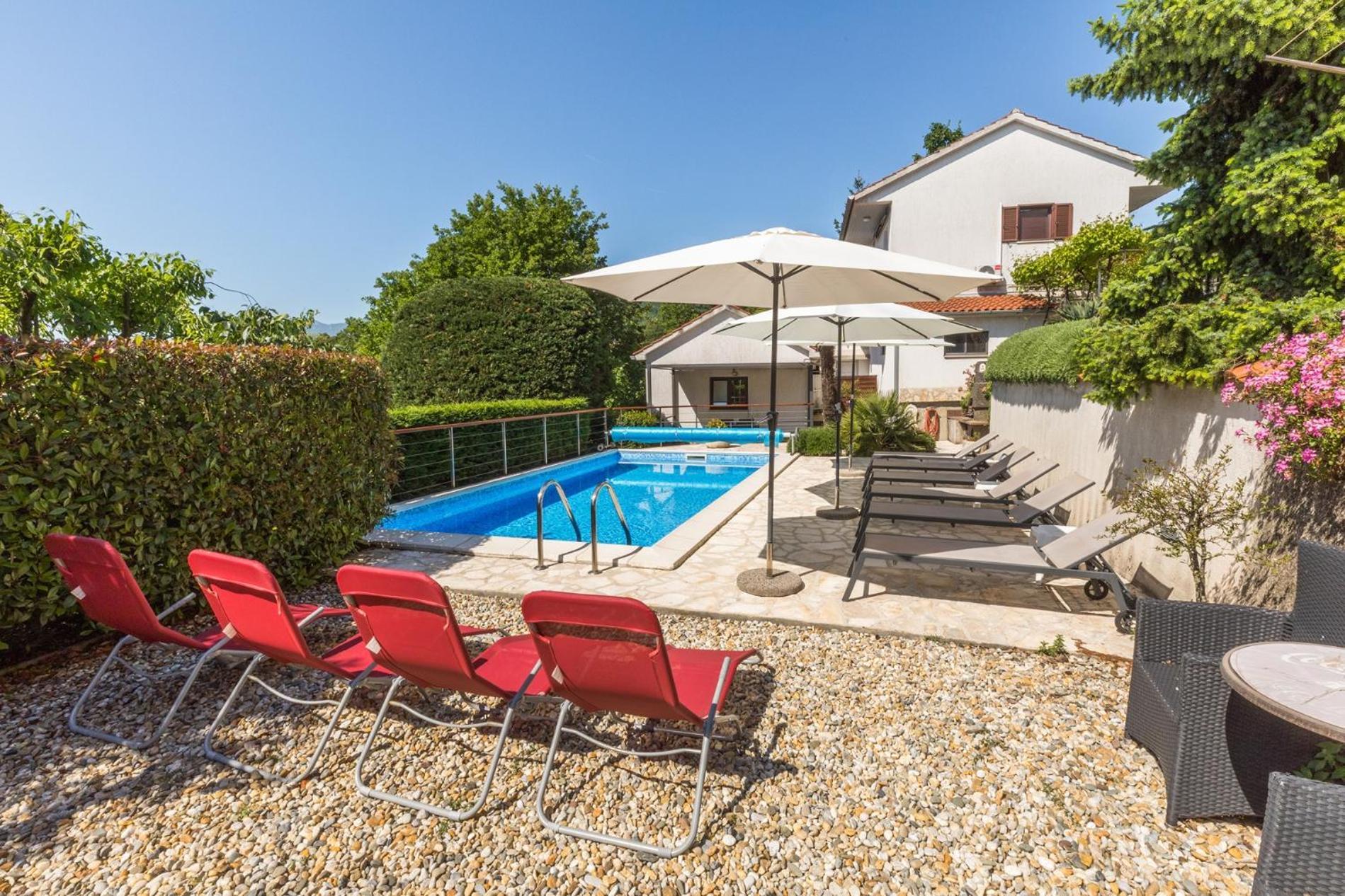 Apartments Dorijan With Pool Матулі Екстер'єр фото