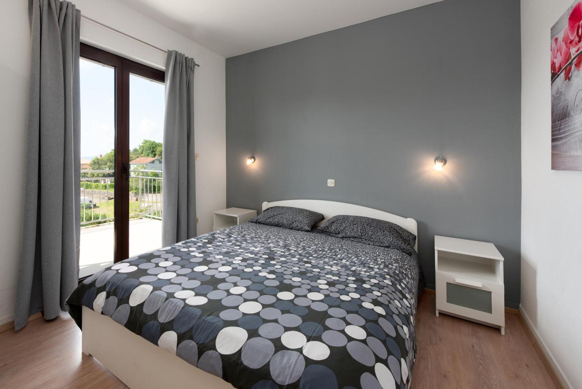 Apartments Dorijan With Pool Матулі Екстер'єр фото