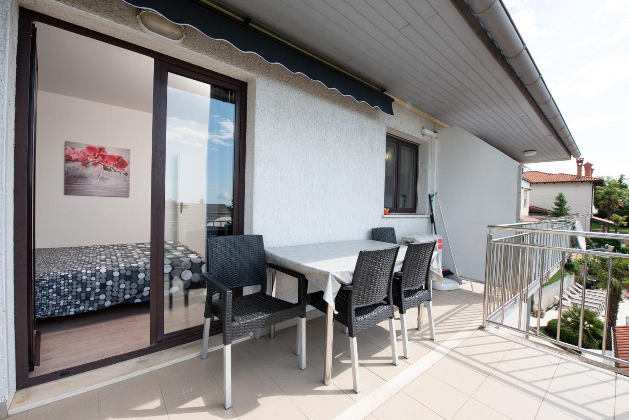 Apartments Dorijan With Pool Матулі Екстер'єр фото